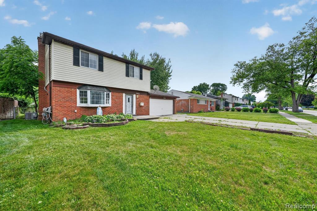 8452 Doncaster Dr Property Photo 4