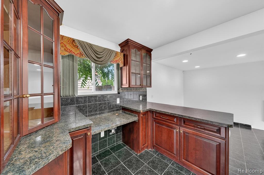 8452 Doncaster Dr Property Photo 13