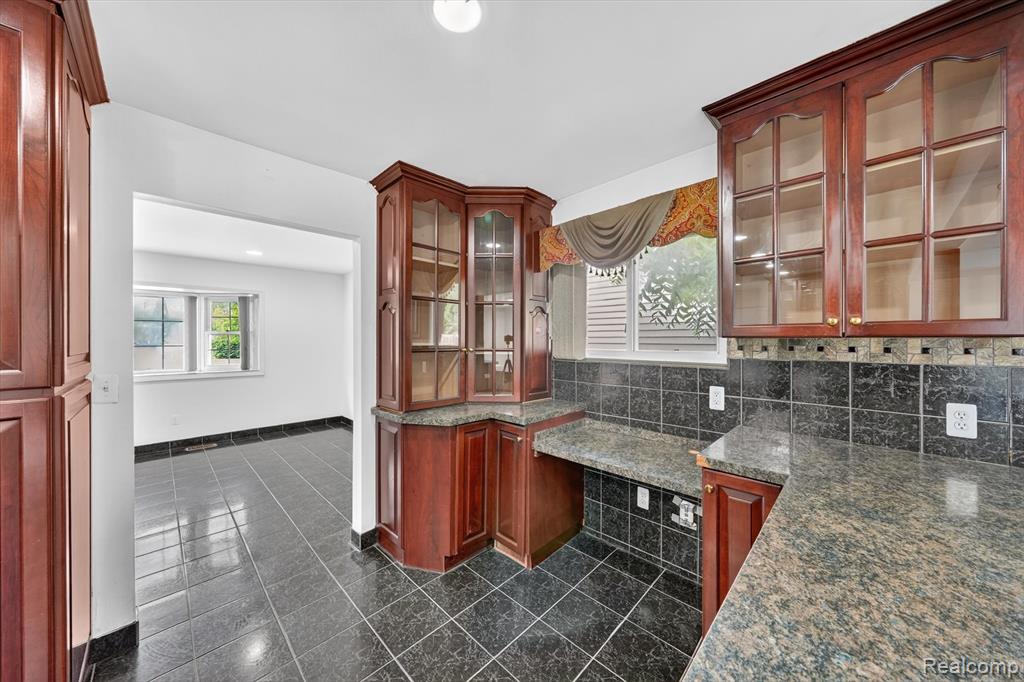 8452 Doncaster Dr Property Photo 15