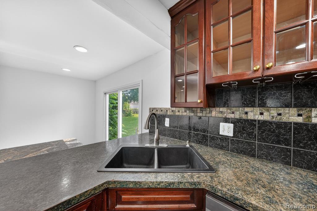 8452 Doncaster Dr Property Photo 19