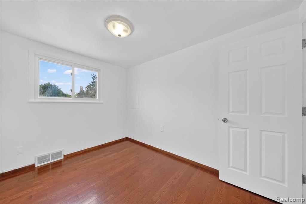 8452 Doncaster Dr Property Photo 27