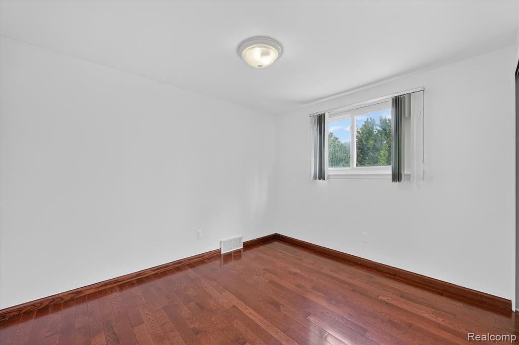 8452 Doncaster Dr Property Photo 28