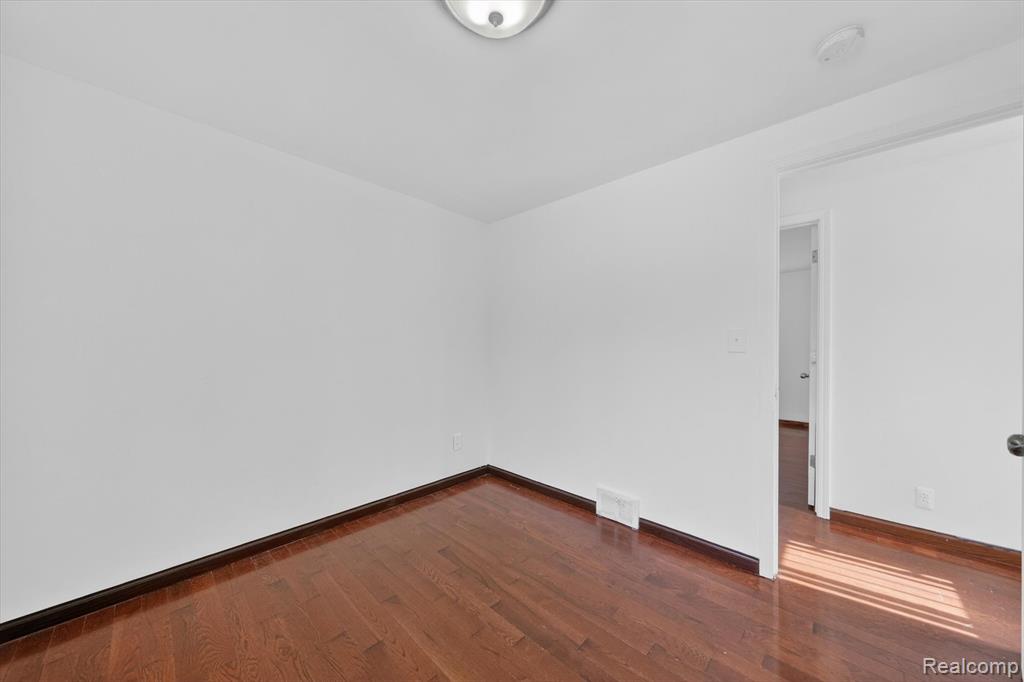 8452 Doncaster Dr Property Photo 35