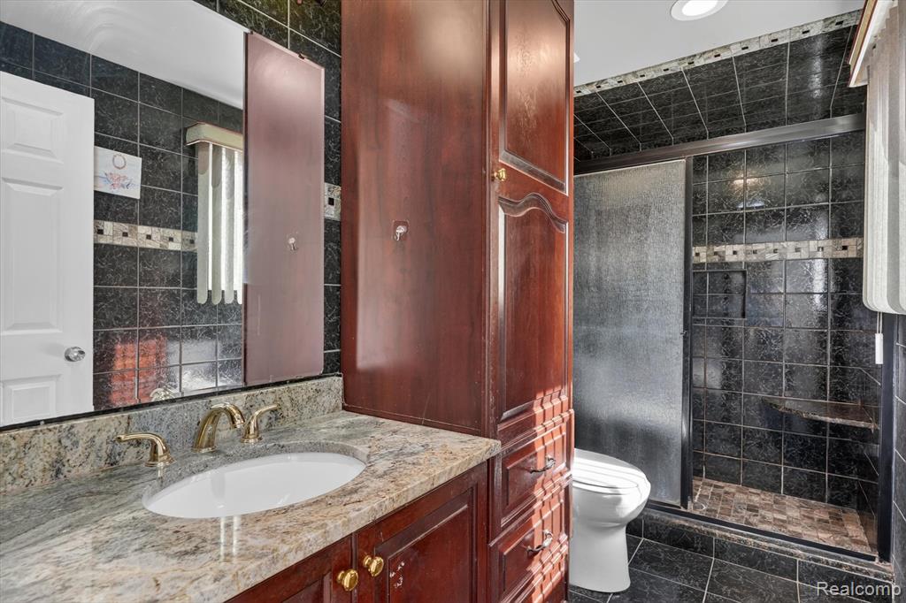 8452 Doncaster Dr Property Photo 37