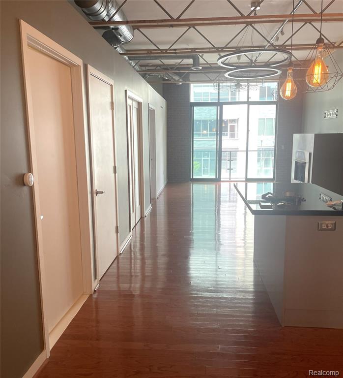 111 N Main Street Property Photo 2