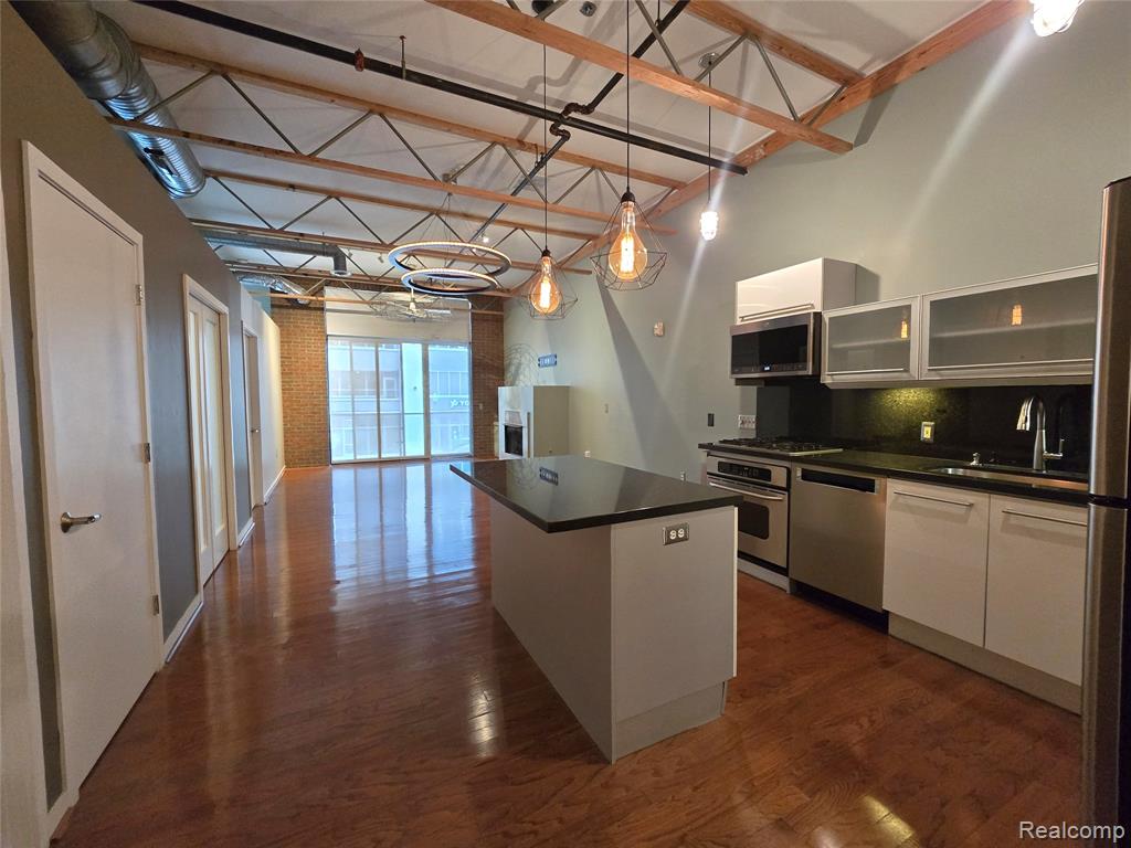 111 N Main Street Property Photo 4