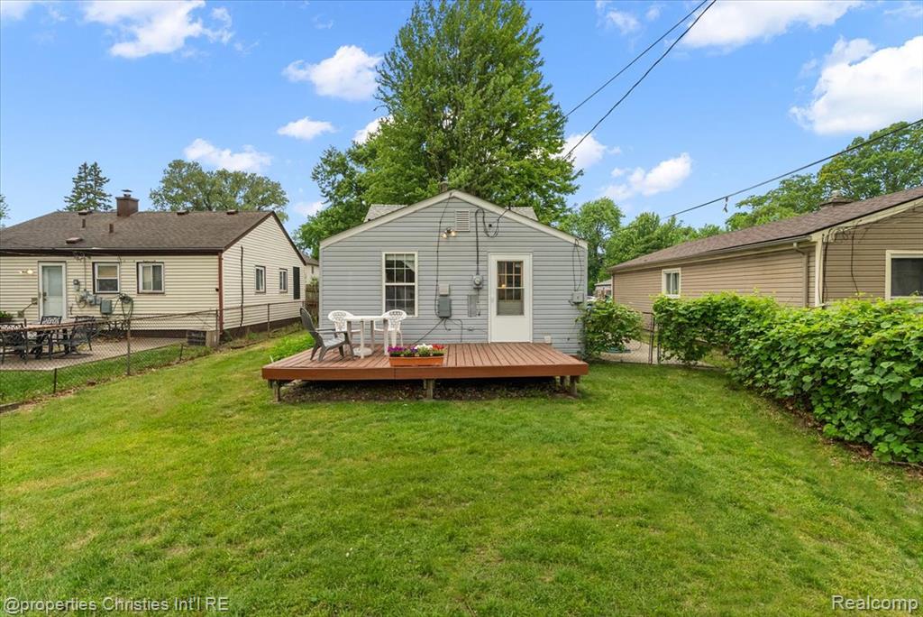 27428 Townley Street Property Photo 2