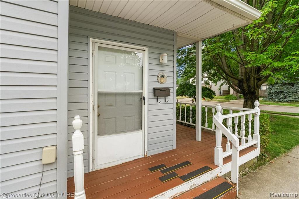 27428 Townley Street Property Photo 6