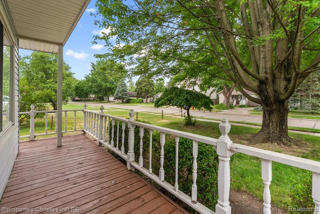 27428 Townley Street Property Photo 7