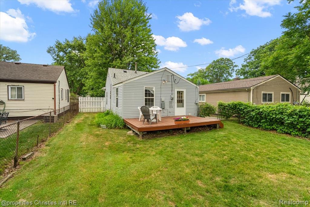 27428 Townley Street Property Photo 10