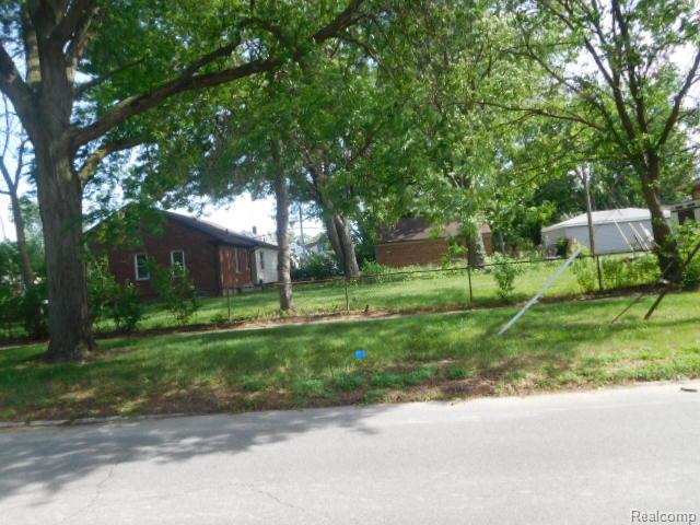23855 Couzens Avenue Property Photo 5