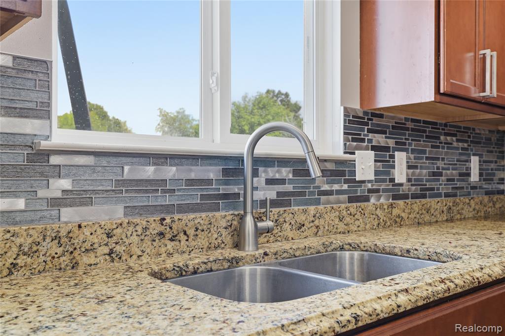 6176 Sterling Trail Property Photo 20