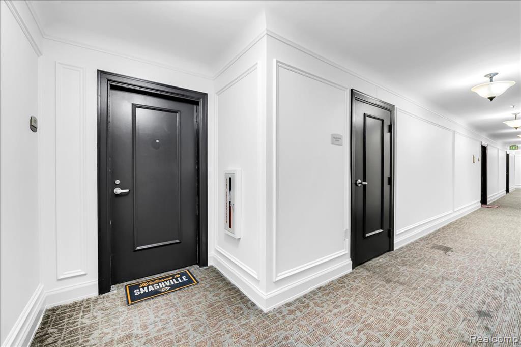 525 W Lafayette Boulevard Property Photo 10