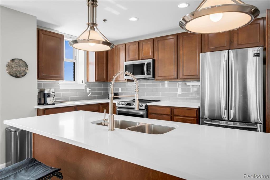 525 W Lafayette Boulevard Property Photo 19