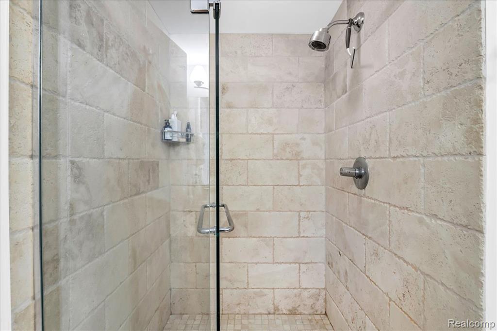 525 W Lafayette Boulevard Property Photo 31