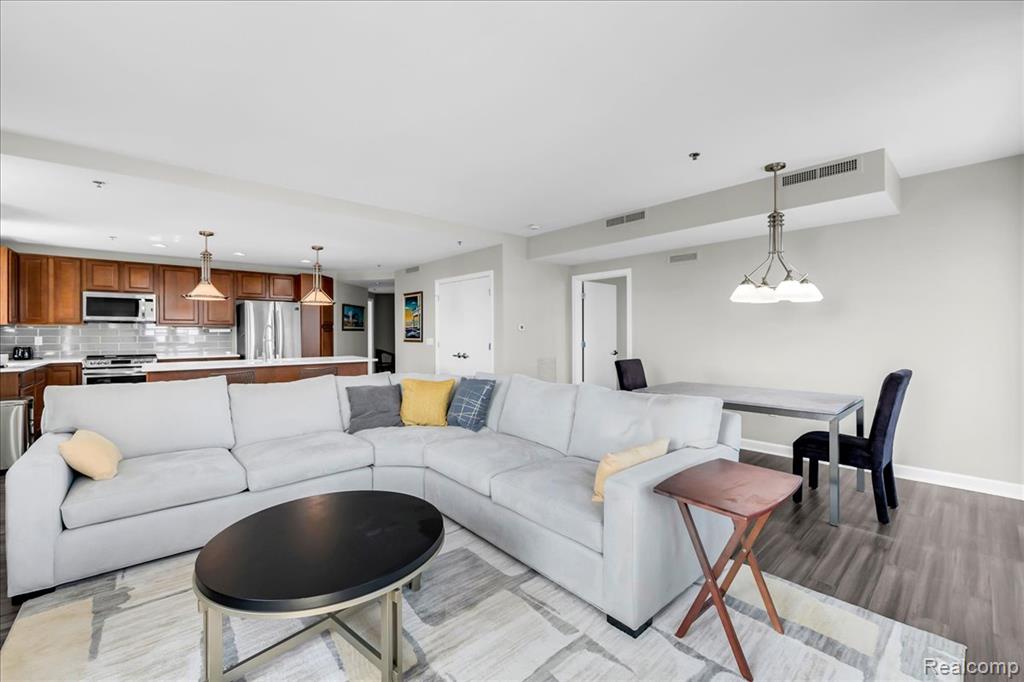 525 W Lafayette Boulevard Property Photo 33