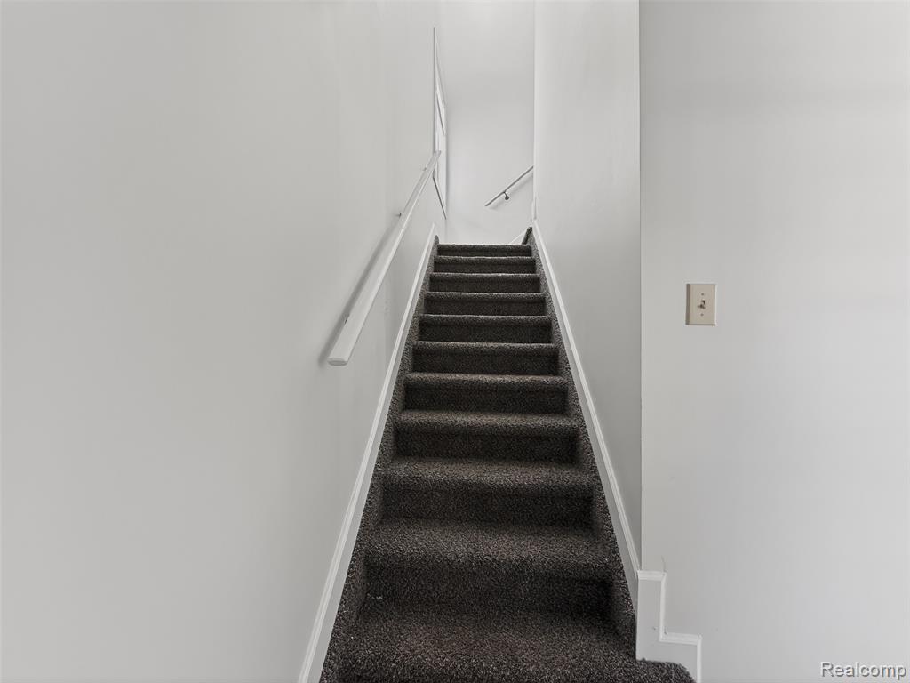 5345 Seebaldt Street Property Photo 11