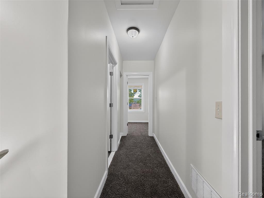 5345 Seebaldt Street Property Photo 12