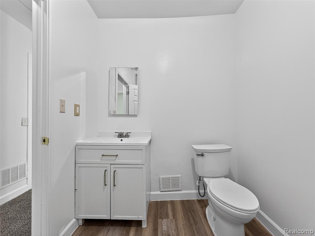 5345 Seebaldt Street Property Photo 15
