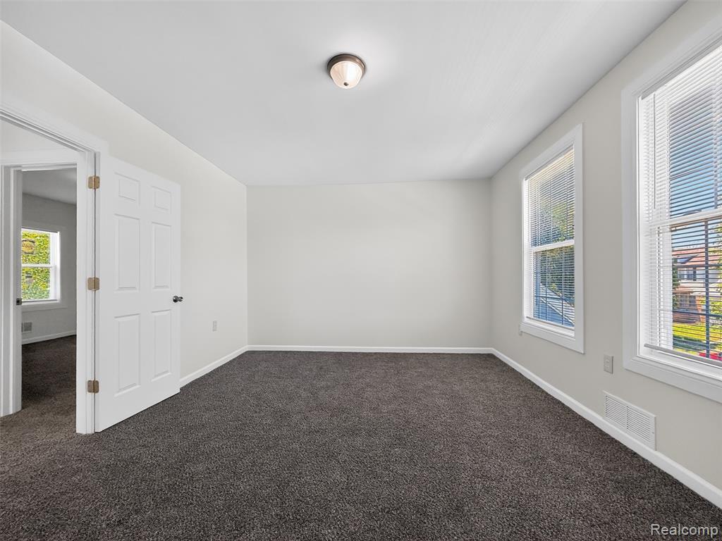 5345 Seebaldt Street Property Photo 21
