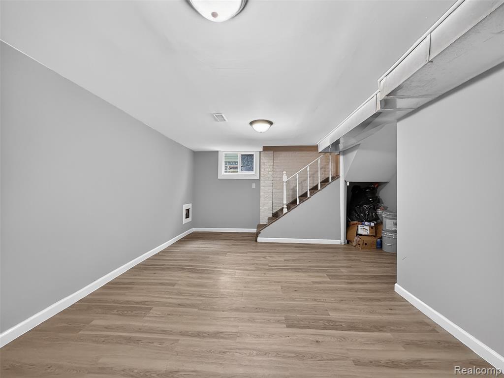 5345 Seebaldt Street Property Photo 23