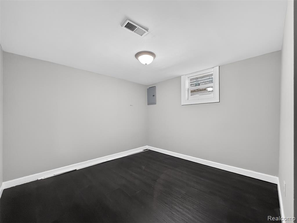 5345 Seebaldt Street Property Photo 27