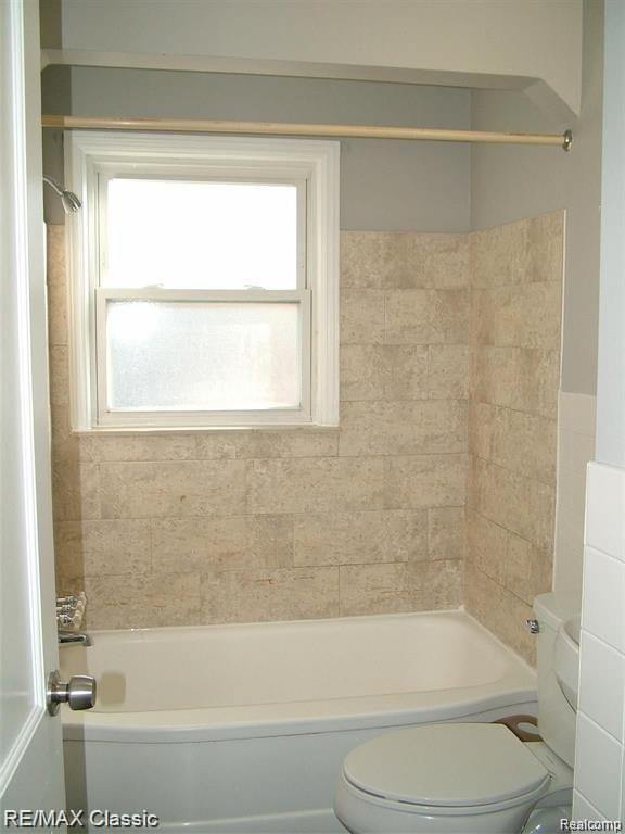 2702 N Main Street Property Photo 16