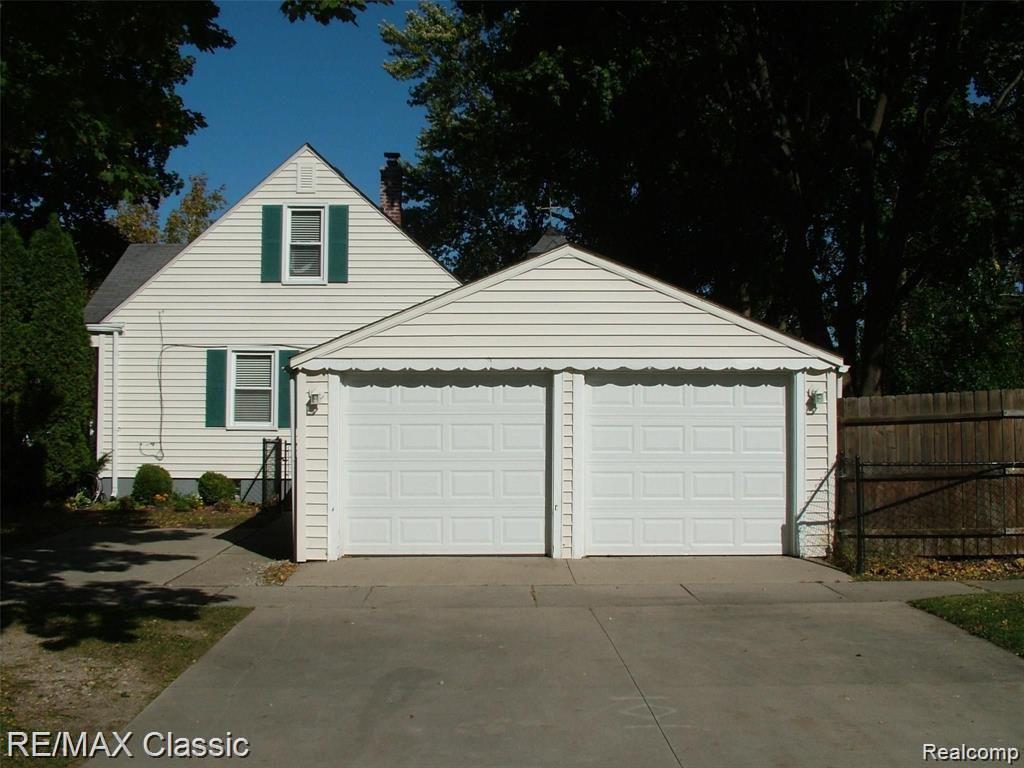 2702 N Main Street Property Photo 23
