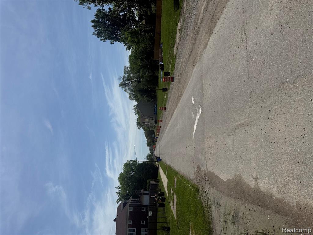 926 Navahoe Street Property Photo 2