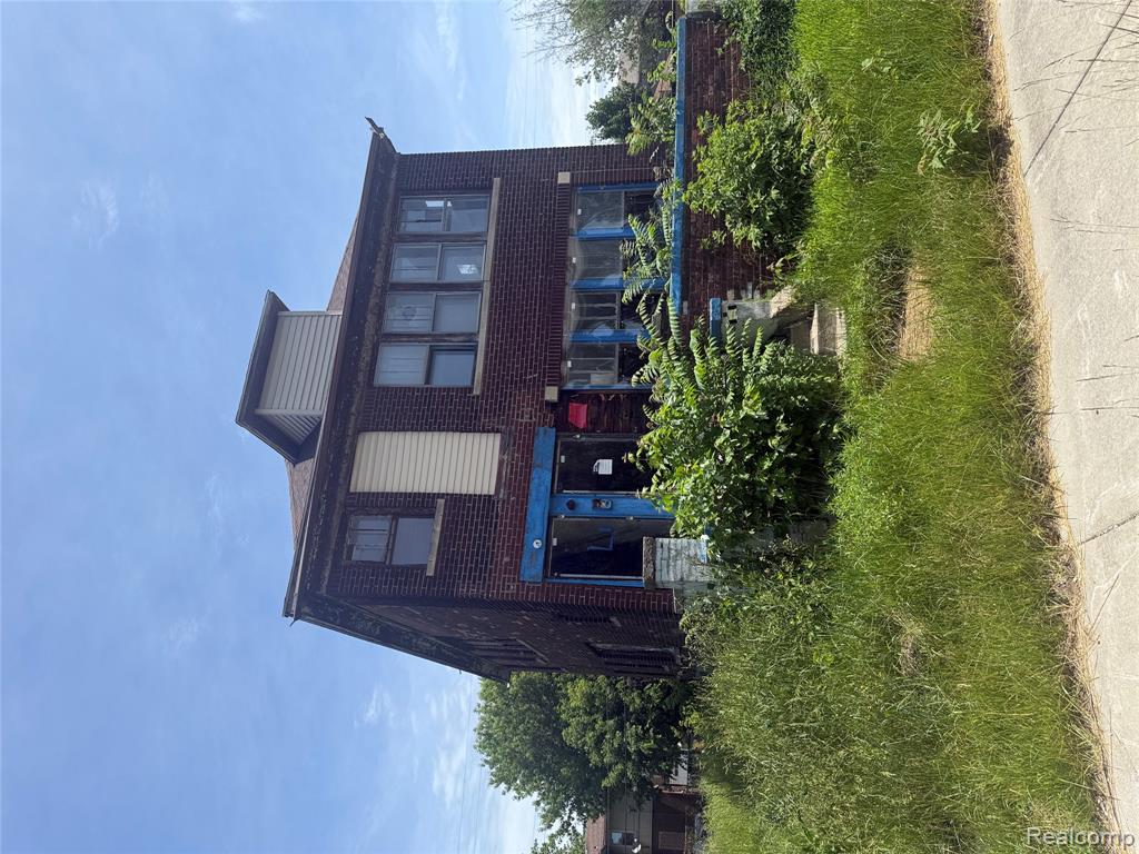 926 Navahoe Street Property Photo 3