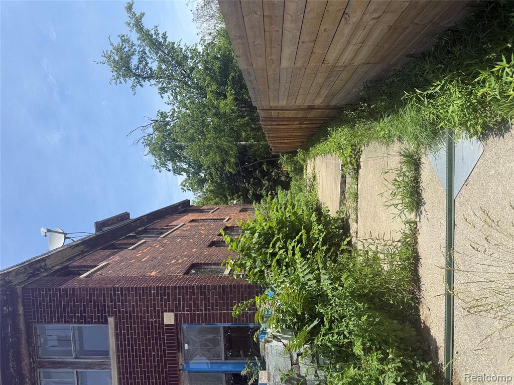 926 Navahoe Street Property Photo 4