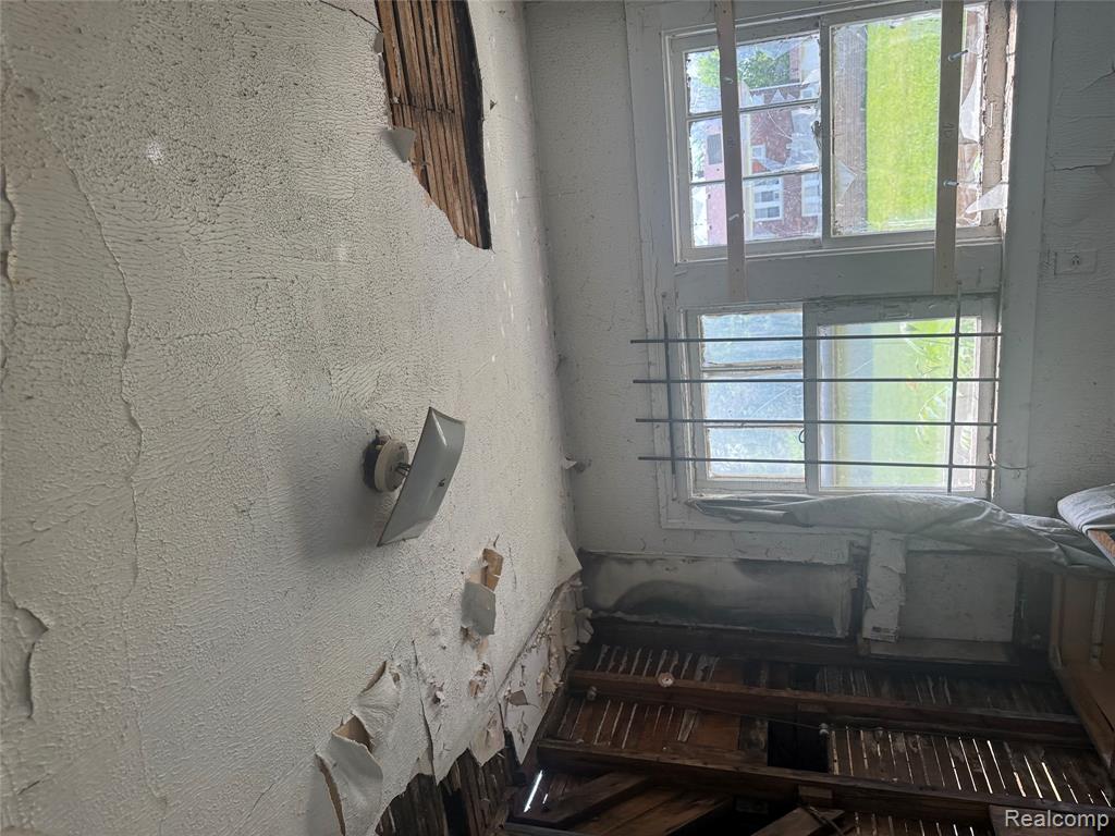 926 Navahoe Street Property Photo 10