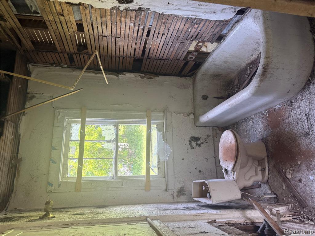 926 Navahoe Street Property Photo 11