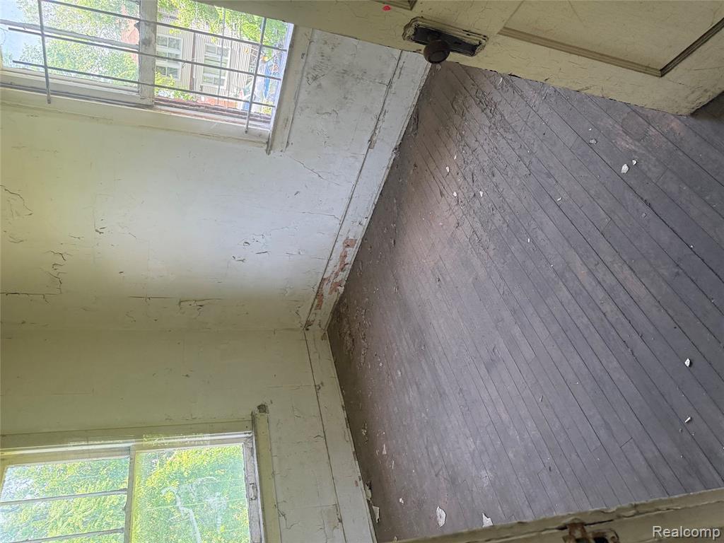 926 Navahoe Street Property Photo 28