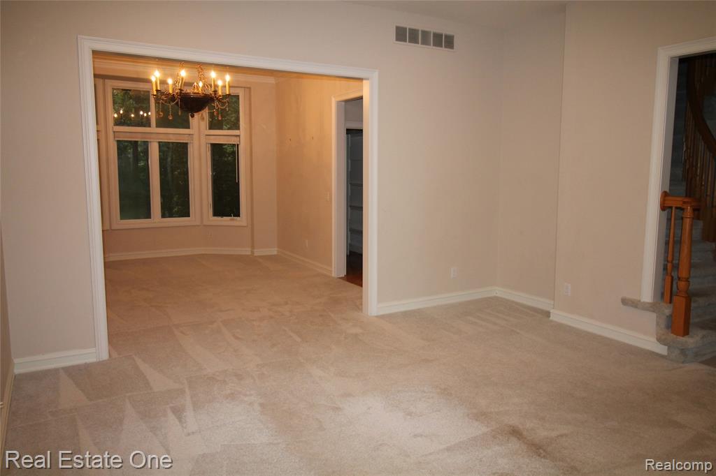 3417 Hidden Oaks Lane Property Photo 3