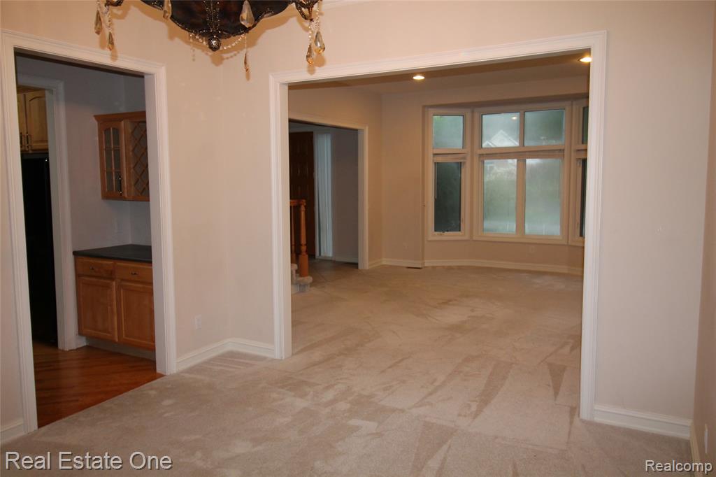 3417 Hidden Oaks Lane Property Photo 6
