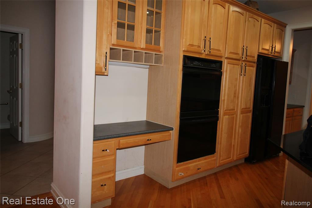 3417 Hidden Oaks Lane Property Photo 13