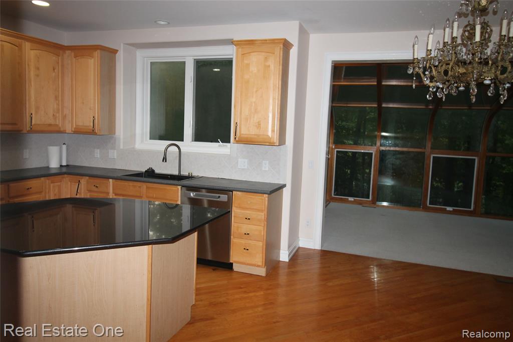 3417 Hidden Oaks Lane Property Photo 14
