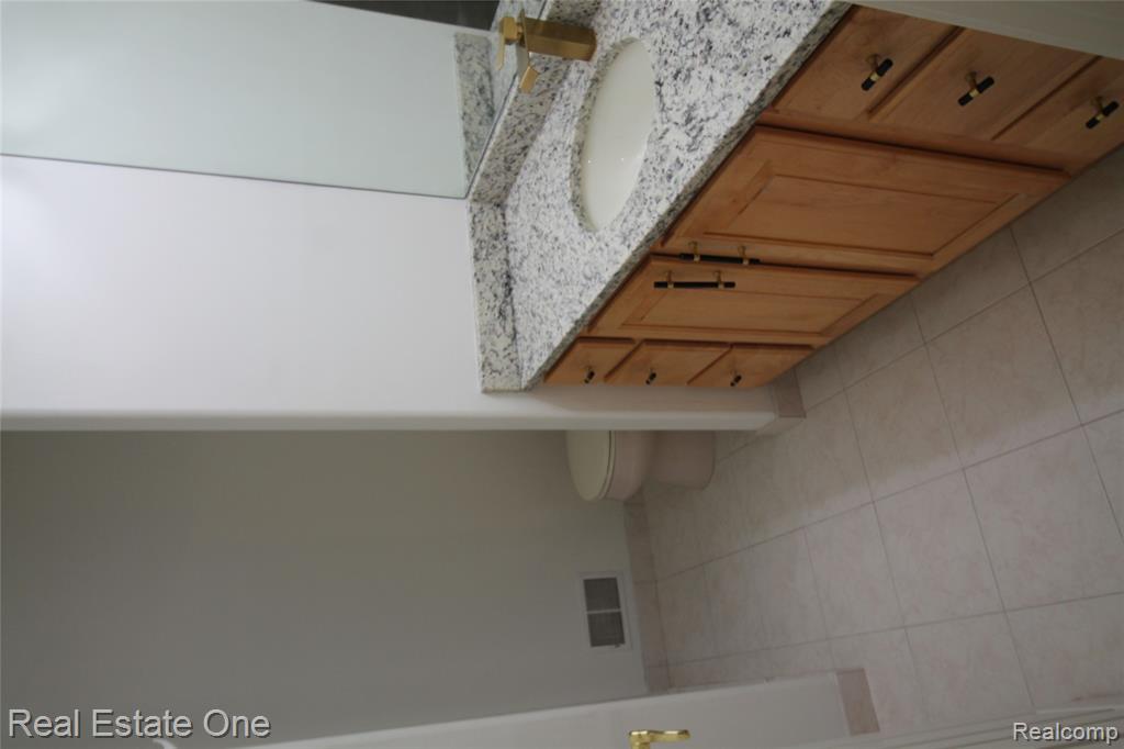 3417 Hidden Oaks Lane Property Photo 22