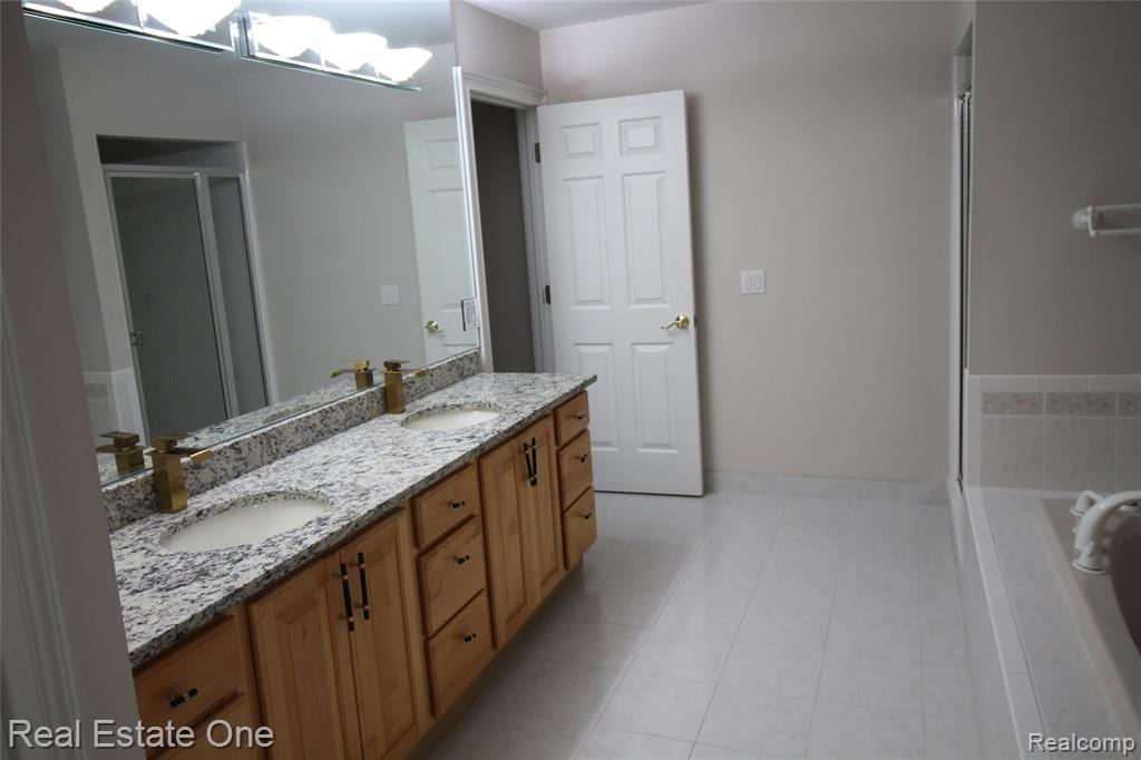 3417 Hidden Oaks Lane Property Photo 28