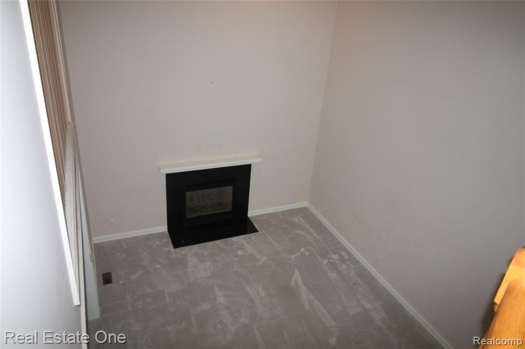 3417 Hidden Oaks Lane Property Photo 32