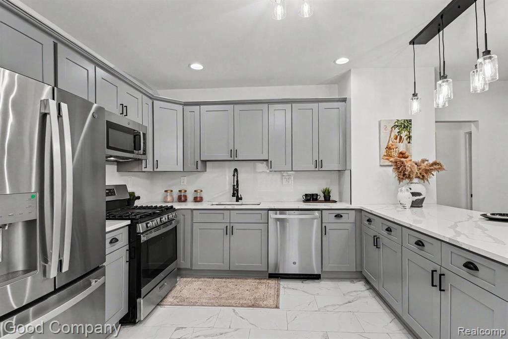 2463 Seyburn Street Property Photo 5