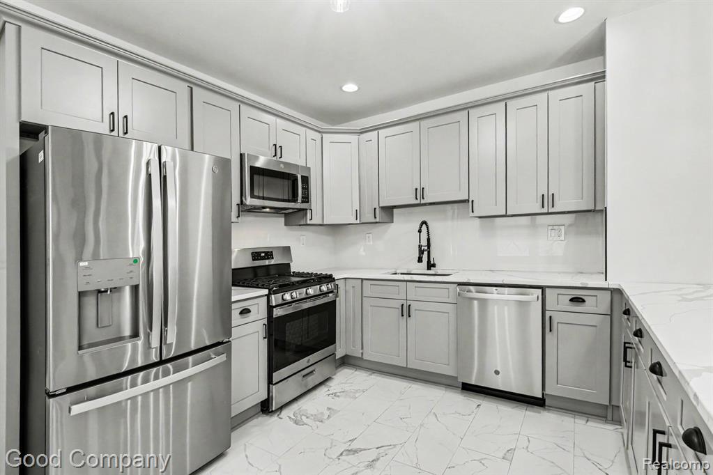 2463 Seyburn Street Property Photo 6