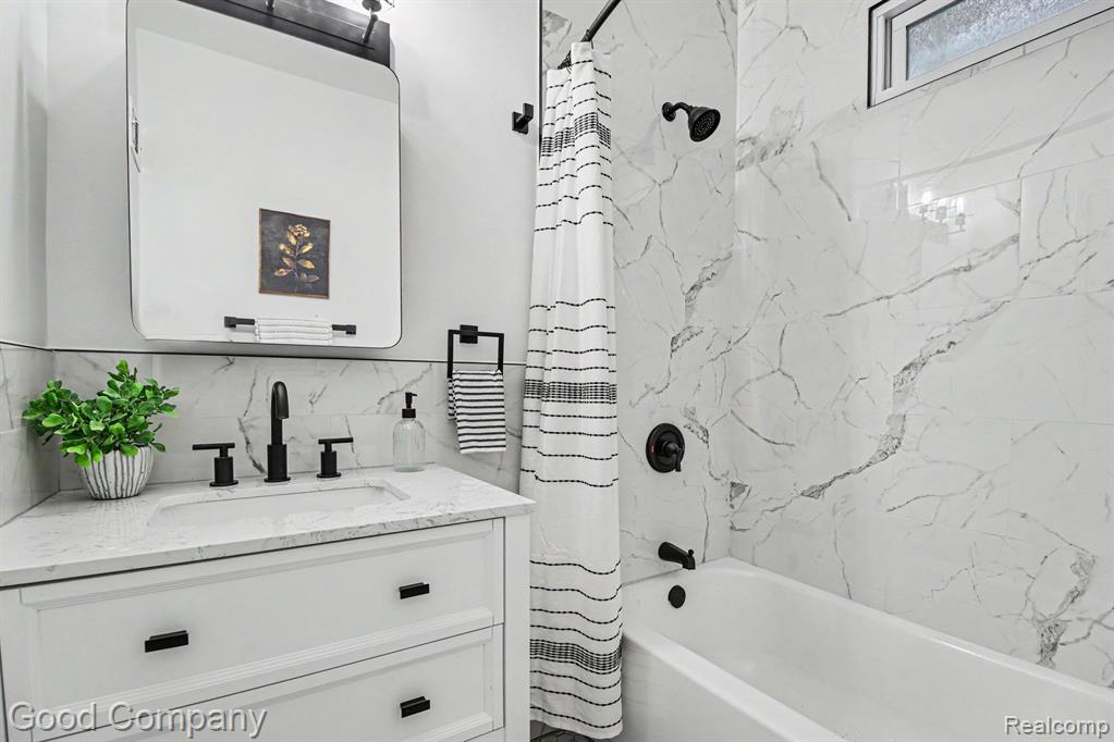 2463 Seyburn Street Property Photo 12