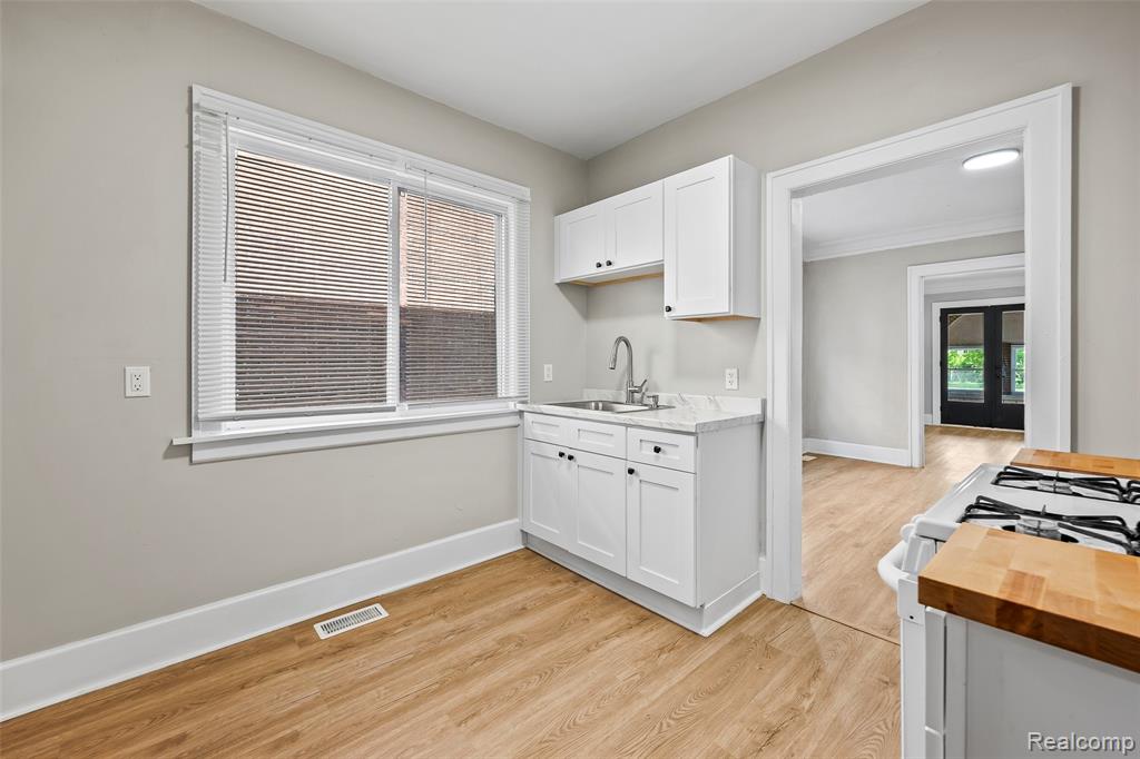 2254 Taylor Unit #1 Street Property Photo 14