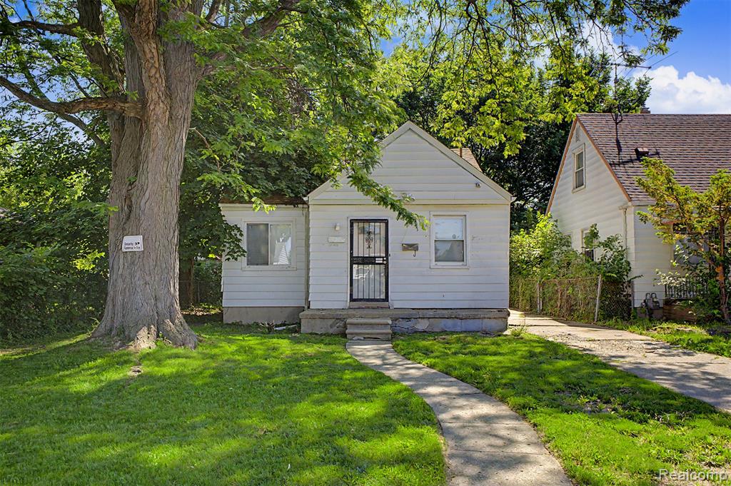 6438 Archdale Street Property Photo 4