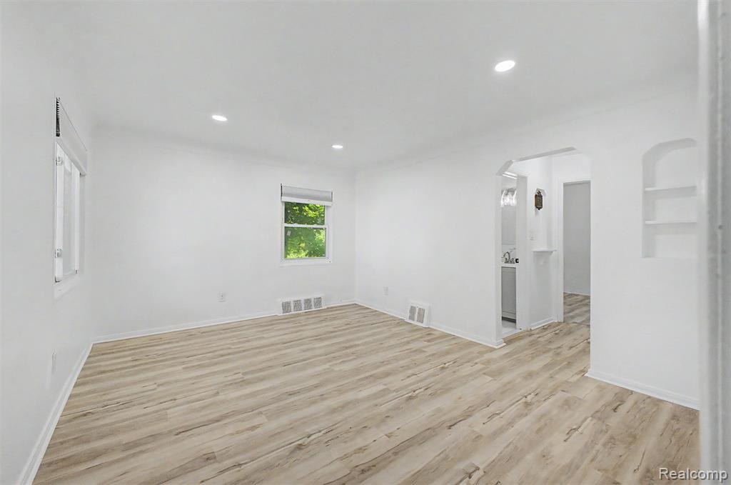 6438 Archdale Street Property Photo 5
