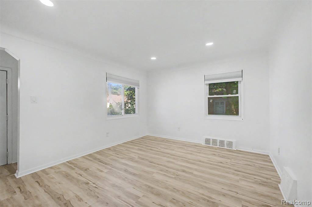 6438 Archdale Street Property Photo 6