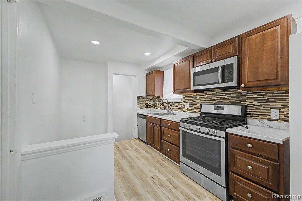 6438 Archdale Street Property Photo 10