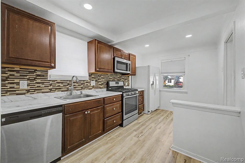 6438 Archdale Street Property Photo 11